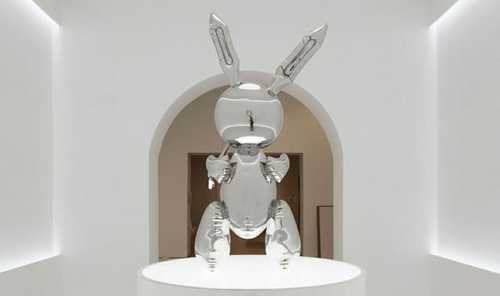 Jeff Koons《兔子》拍出 9110 万美元，刷新在世艺术家纪录